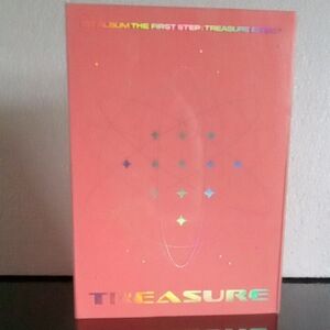 1St Album, the first step. Treasure EFFECT Very good condition.